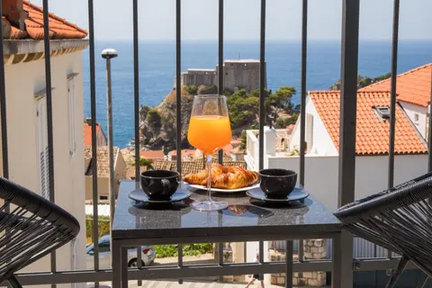 Royal fort - Horizon
