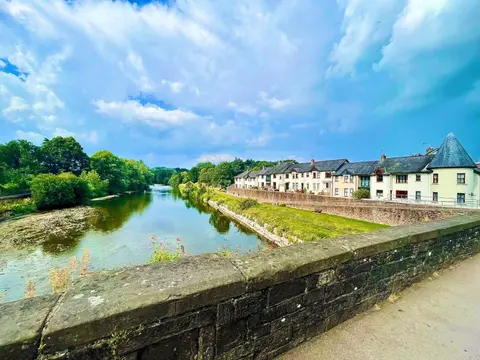 PENDERI HOUSE Usk with Cymru Holidays