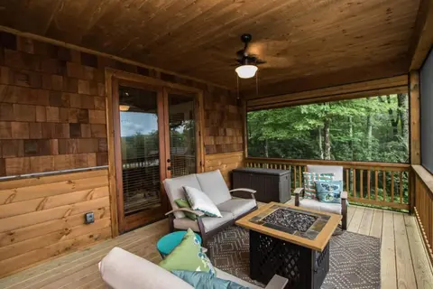 NEW FOREST COTTAGE W/GRILL & DECK:HIKE, FISH, GOLF