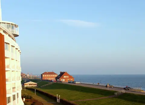 Exklusive Ferienwohnung am Südstrand mit Wintergarten, Balkon & Meerblick Wohnung 22
