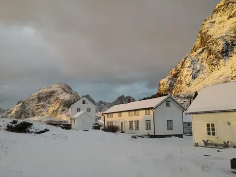 House with amazing view & location in Tind