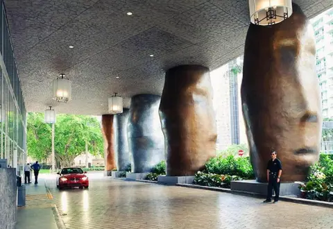 ICONIC LUXURIOUS HIGH CEILINGS UNIT BRICKELL w
