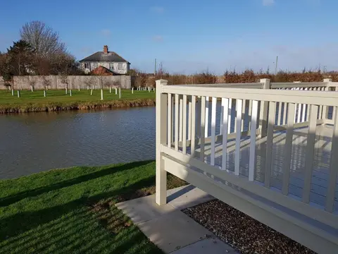 8 BERTH DELUXE CARAVAN ML88 GOLDEN PALM CHAPEL ST LEONARDs