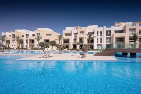 Luxe 3BDR w Private Rooftop Jacuzzi & Beach Access