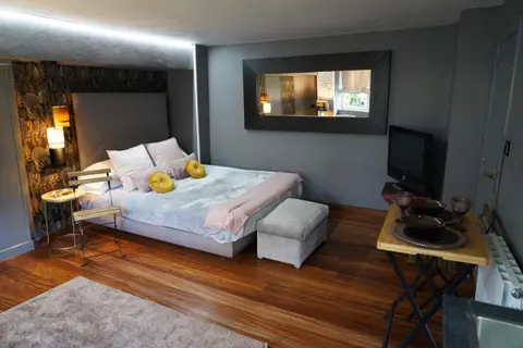 Apartamento independiente Suite - Recién reformado y parking gratis