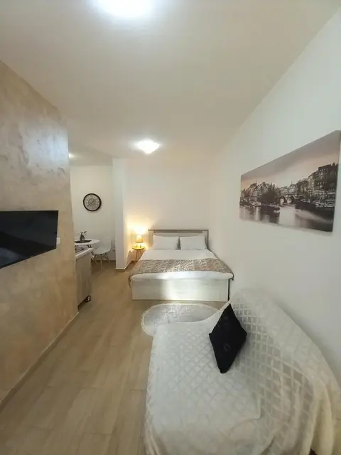CASA APARTMENTS, one-bedroom apartment