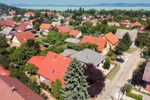 Árnyas Vendégház , Lila akác apartman