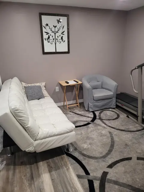 Adorable Studio Basement Suite in South Barrie