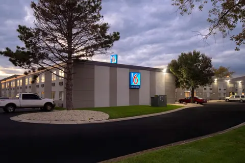 Studio 6 Merrillville IN