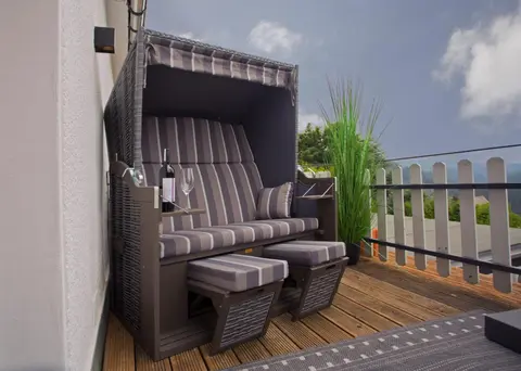 Traumblick mit Massagesessel, Infrarotpanel, Panoramablick, Balkon