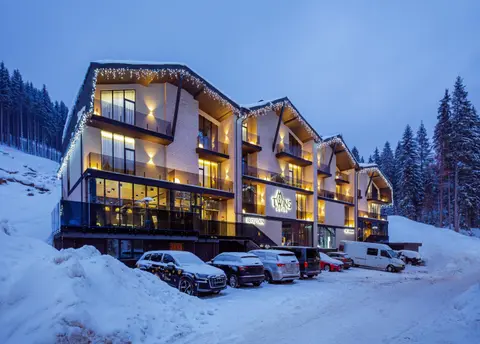 Twins Hotel & Spa