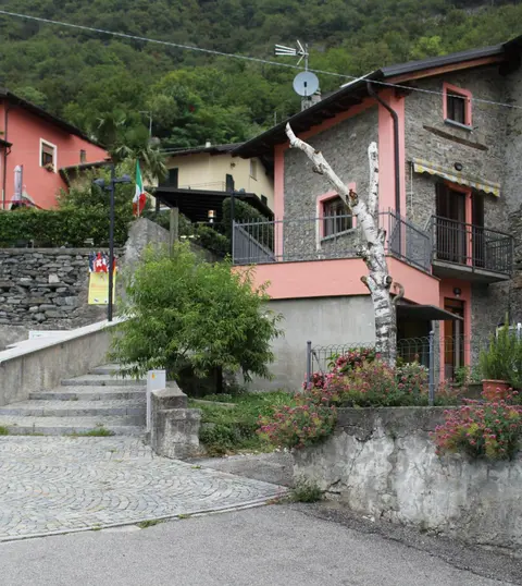 apartment vista legnone