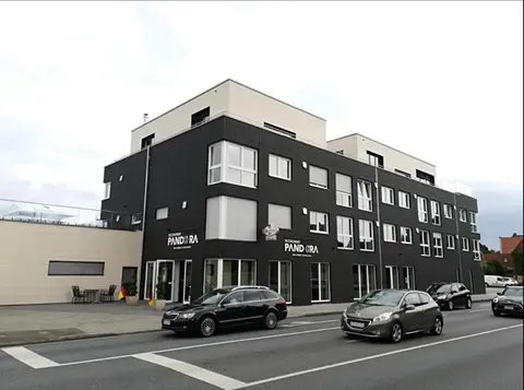 X-Hotel