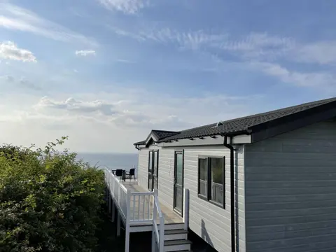 Sea Breeze Lodge