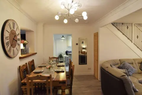 Mikes at Menai - Stylish & Spacious 3 bed house in Menai Bridge.
