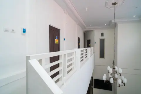 RedDoorz Syariah near Jalan A Yani KM 8 Citraland