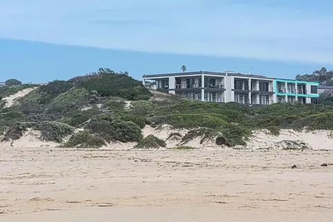 17 The Dune Jeffreys Bay