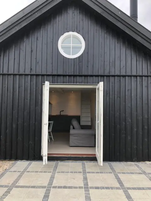 Country-living with a lovely view and own terrace, entrance and parking