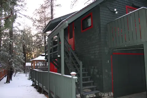 Peaceful Cabin