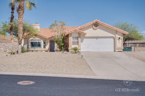 FRESHWATER FUN - Pet & Family Friendly with Great Location!