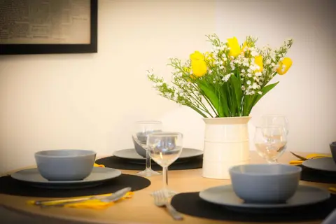 Excellent Location - City Centre - Parking - 4 Beds -2 Bedrooms