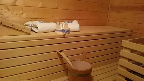 2-Zimmer DG-Apartment mit eigener Sauna
