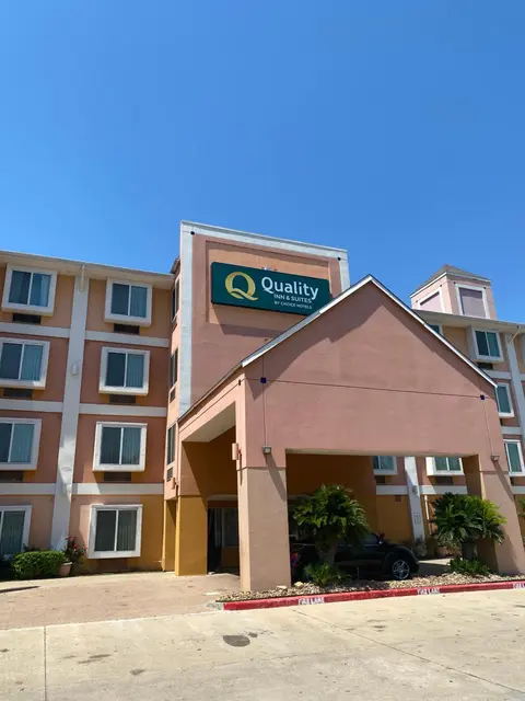 Quality Inn & Suites West Chase
