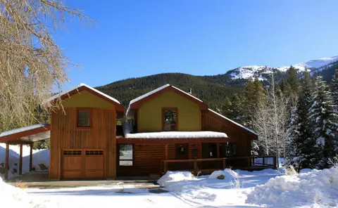 Boulder Bend, the perfect mountain getaway!