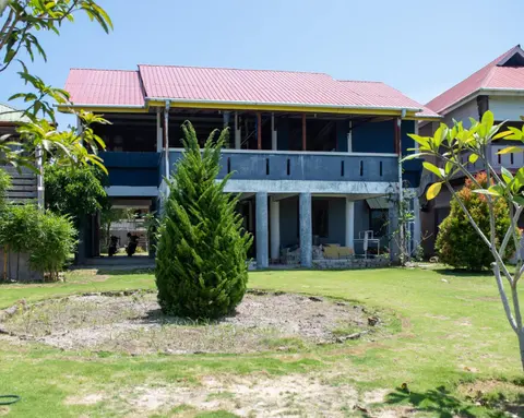 Yuni Surf House