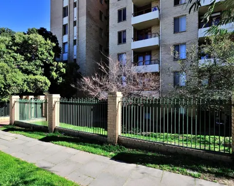 Sky High on Arundel - central Fremantle apartment