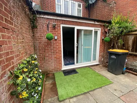 Marie’s 3 bedrooms Shakespeare house