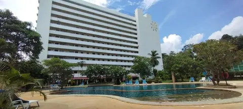 Patong beach apartment for up to 4 person