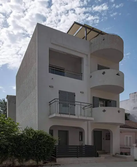 Emyria-Ground Floor Apartment