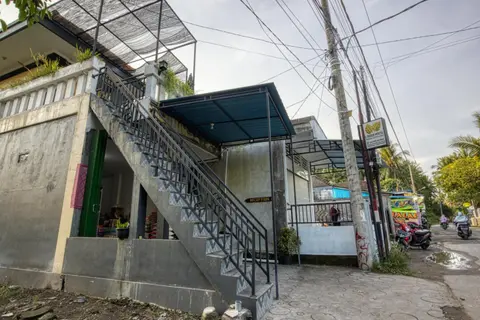 L Degus Hostel