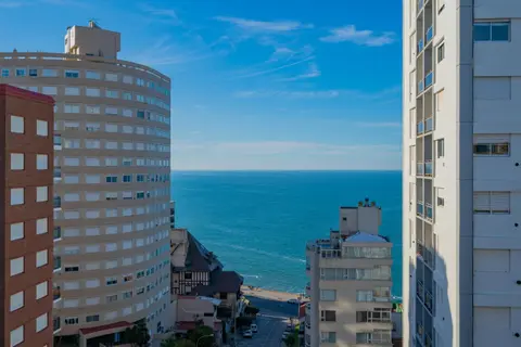 Departamento Varese Güemes Alta Gama Luxury 4/5 Pax Vista Mar