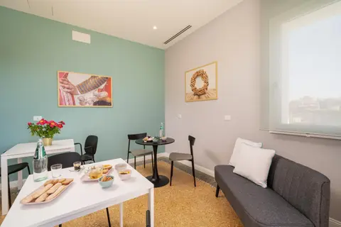 SKYLINE VIEW SUITES-Nue Suites