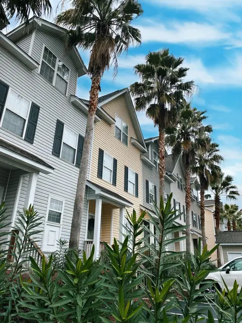 *Stylish* Luxury Suite Near Historic Downtown