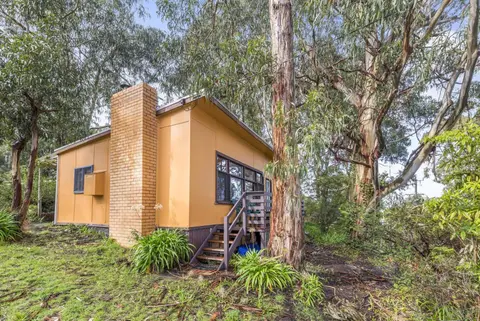 Classic Aussie Beach House - BYO Linen