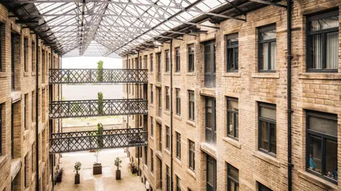 Stunning 2 bed with outside balcony, super king beds and 75’’ TV!