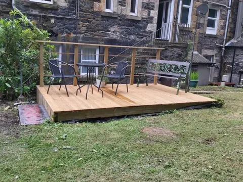 One bedroom flat, very close to Town center.