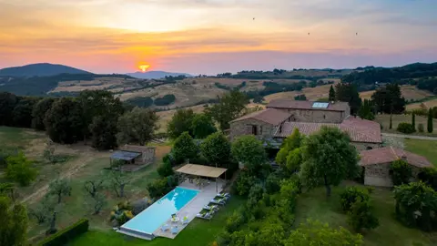 PIEVE DI SAN GIOVANNI 10, Emma Villas