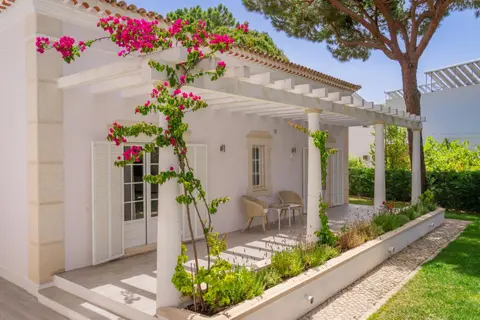 Portuguese mansion close to marina, golf and beach.