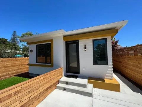 Sunny Guesthouse near Stanford w/Private Patio