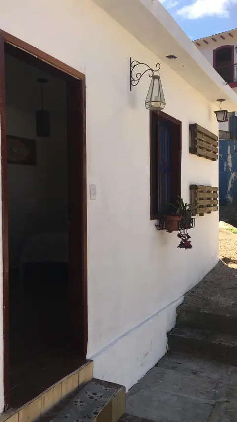 CASA RAIZ cama, café e prosa