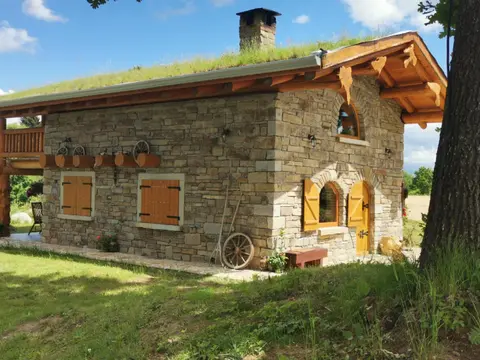 Cabana Casa de Piatra, de la Mara