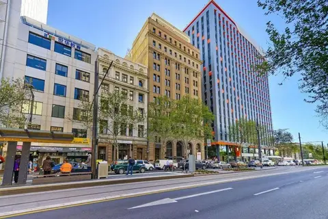438/247 entire 1BR exHotel Room in the heart of city