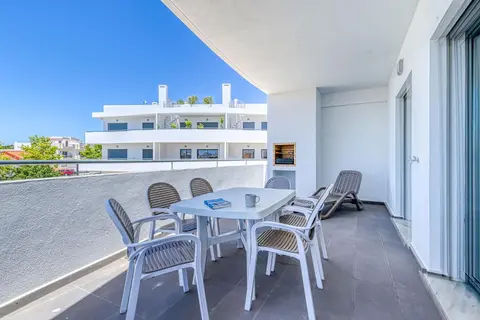 Lovely 2 Bedroom Apartments in Albur Village Lote A with Pool View