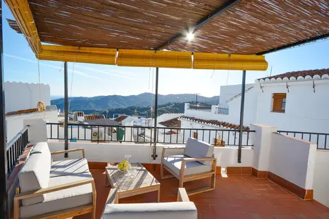 Casa Rosario, Frigiliana Large Historic Townhouse with Amazing Roof terrace HansOnHoliday Rentals