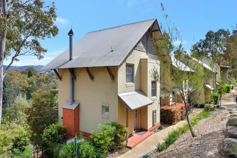 Premium Villa 2br Malvasia at Cypress Lakes - Modernised Comfort