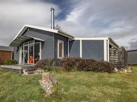 Alpine Way Cottage - Ohakune Holiday Home